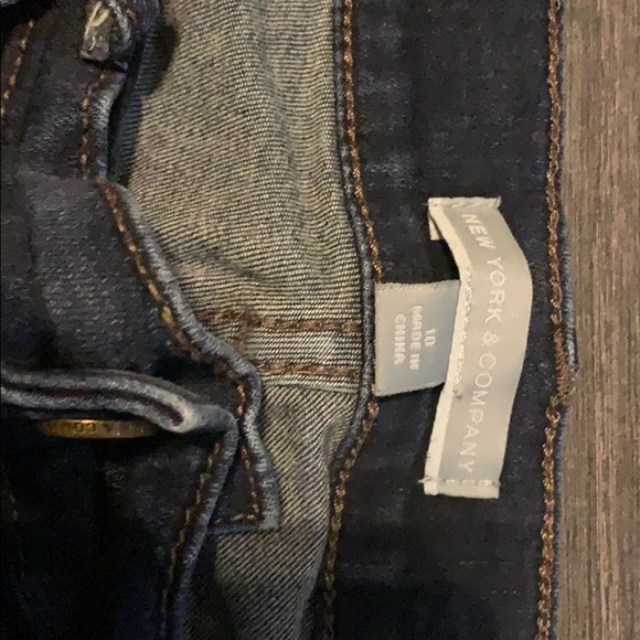 NY&Co Skinny Fit Ankle Length Jeans - Picture 4 of 5